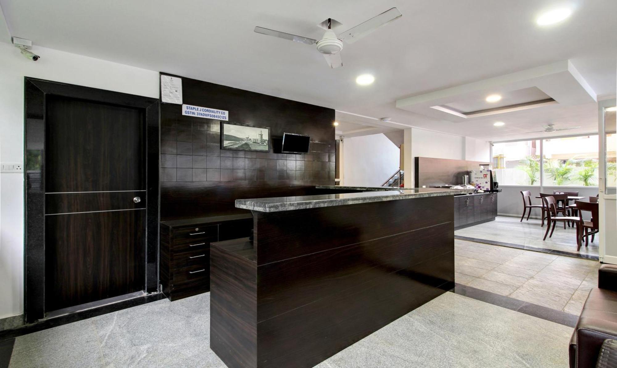 Treebo Trend Excella Hotel Visakhapatnam Ngoại thất bức ảnh